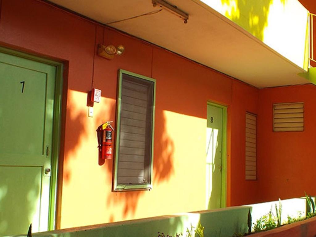 Tropical Court Inn New Kingston Exterior foto