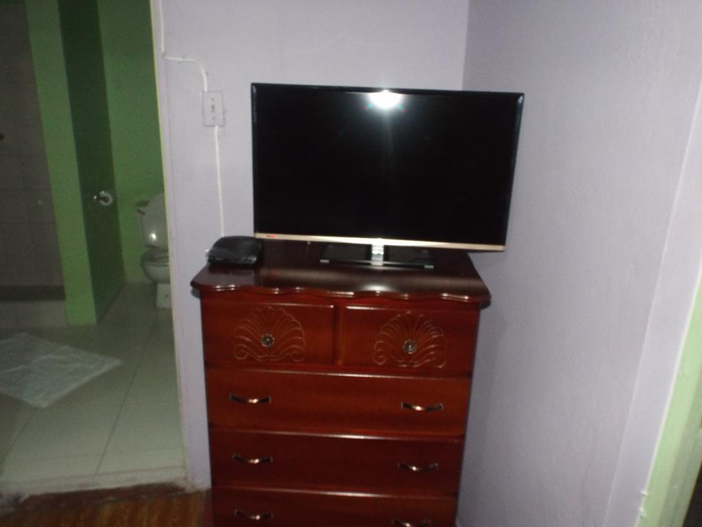 Tropical Court Inn New Kingston Habitación foto