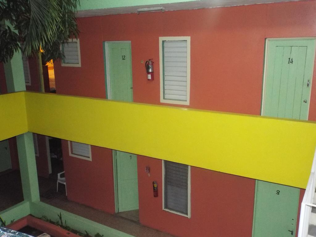 Tropical Court Inn New Kingston Exterior foto