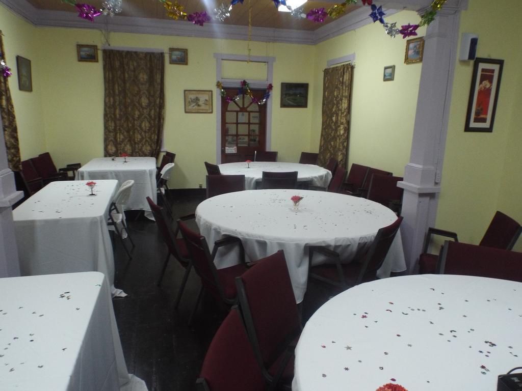 Tropical Court Inn New Kingston Exterior foto