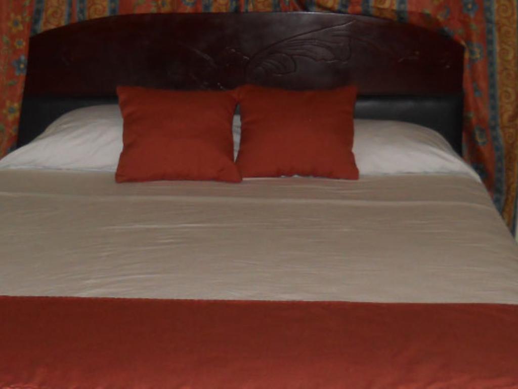 Tropical Court Inn New Kingston Habitación foto